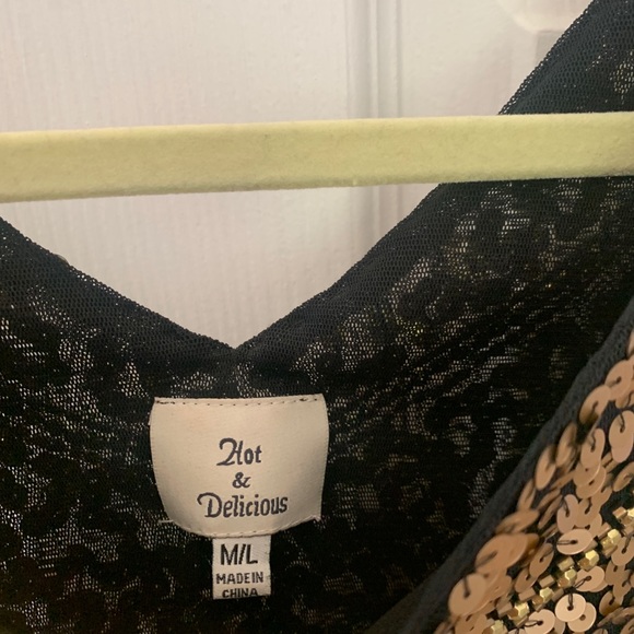 Gold Sequin Crop tank - Picture 3 of 4